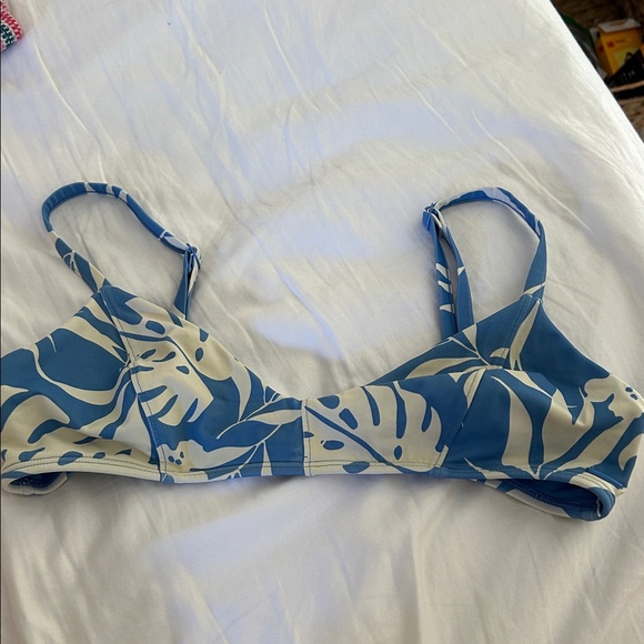 Roxy Other - Roxy Blue and Cream Bikini Top